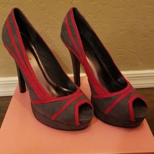 Shoe Dazzle Gray heels